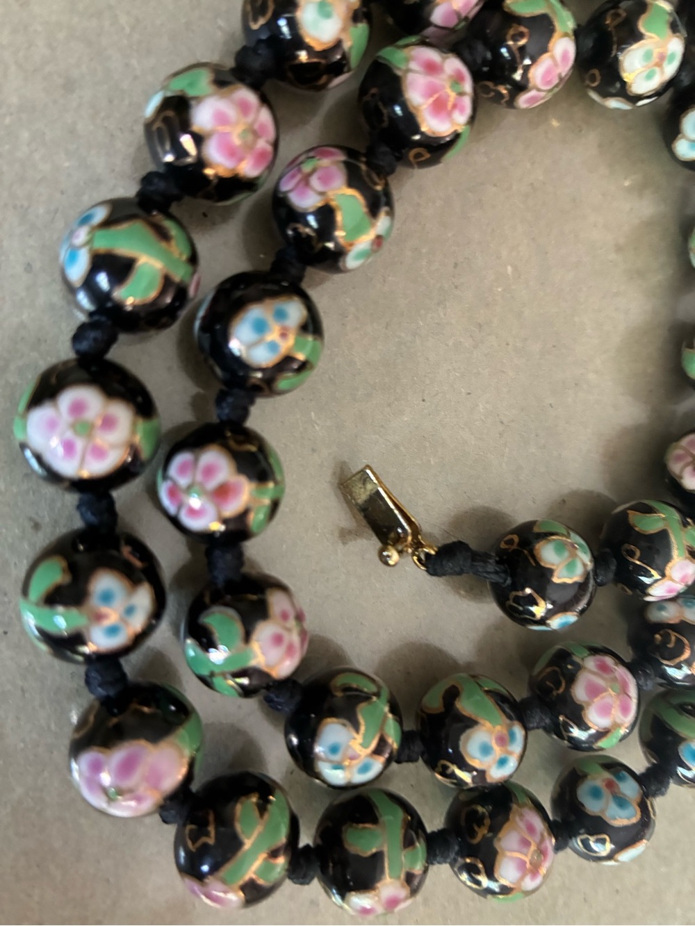 Vintage 1940’s Cloisonné Floral Bead Necklace in Black with Pink & Green Accents - Picture 8 of 9